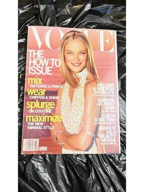 Vogue Magazine April 2000 Carolyn Murphy